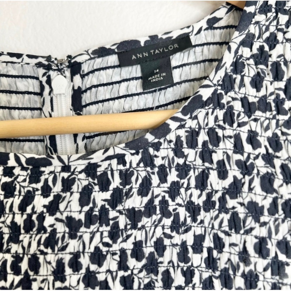 Ann Taylor Ribbed Semi-Sheer Blue and White Floral Lined Dress Size 14 - Picture 7 of 11